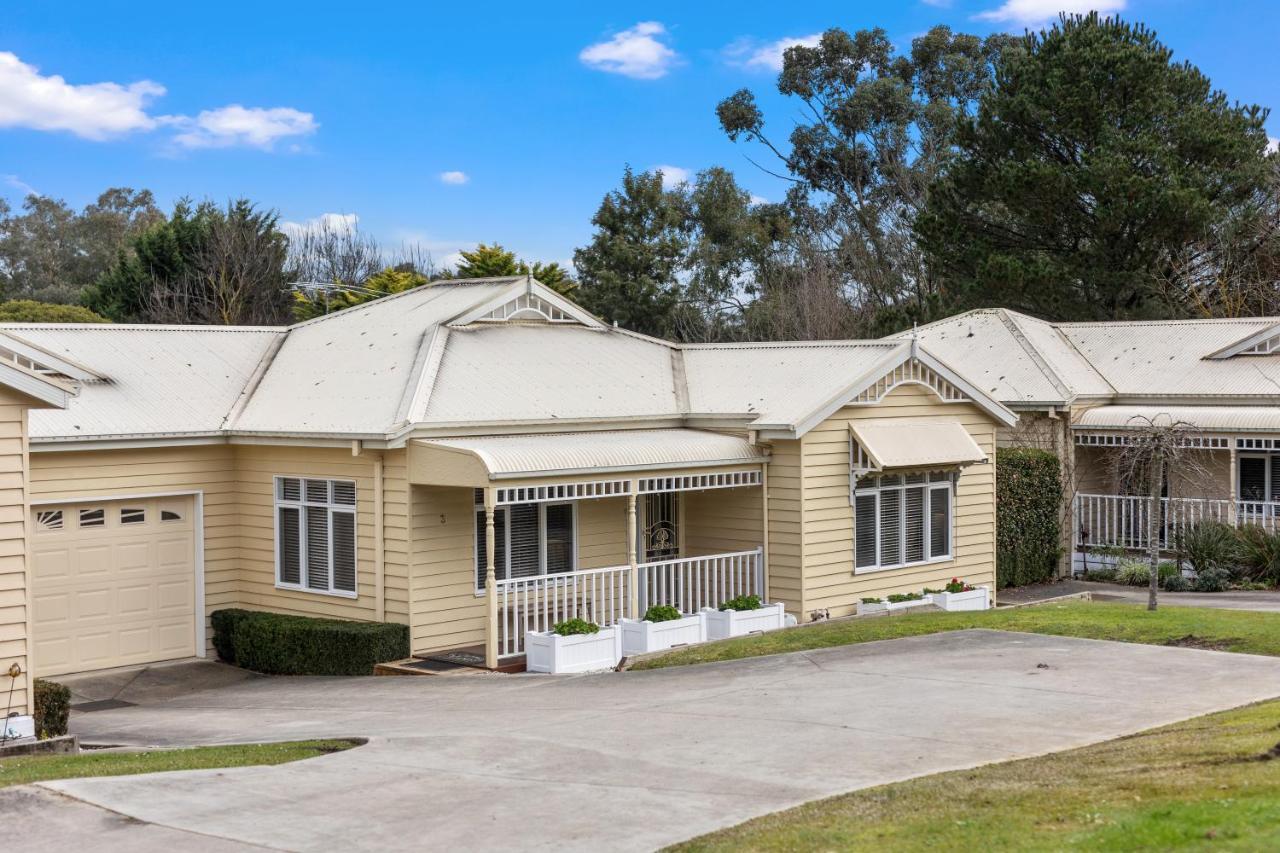 Motel Yarra Gables 4*