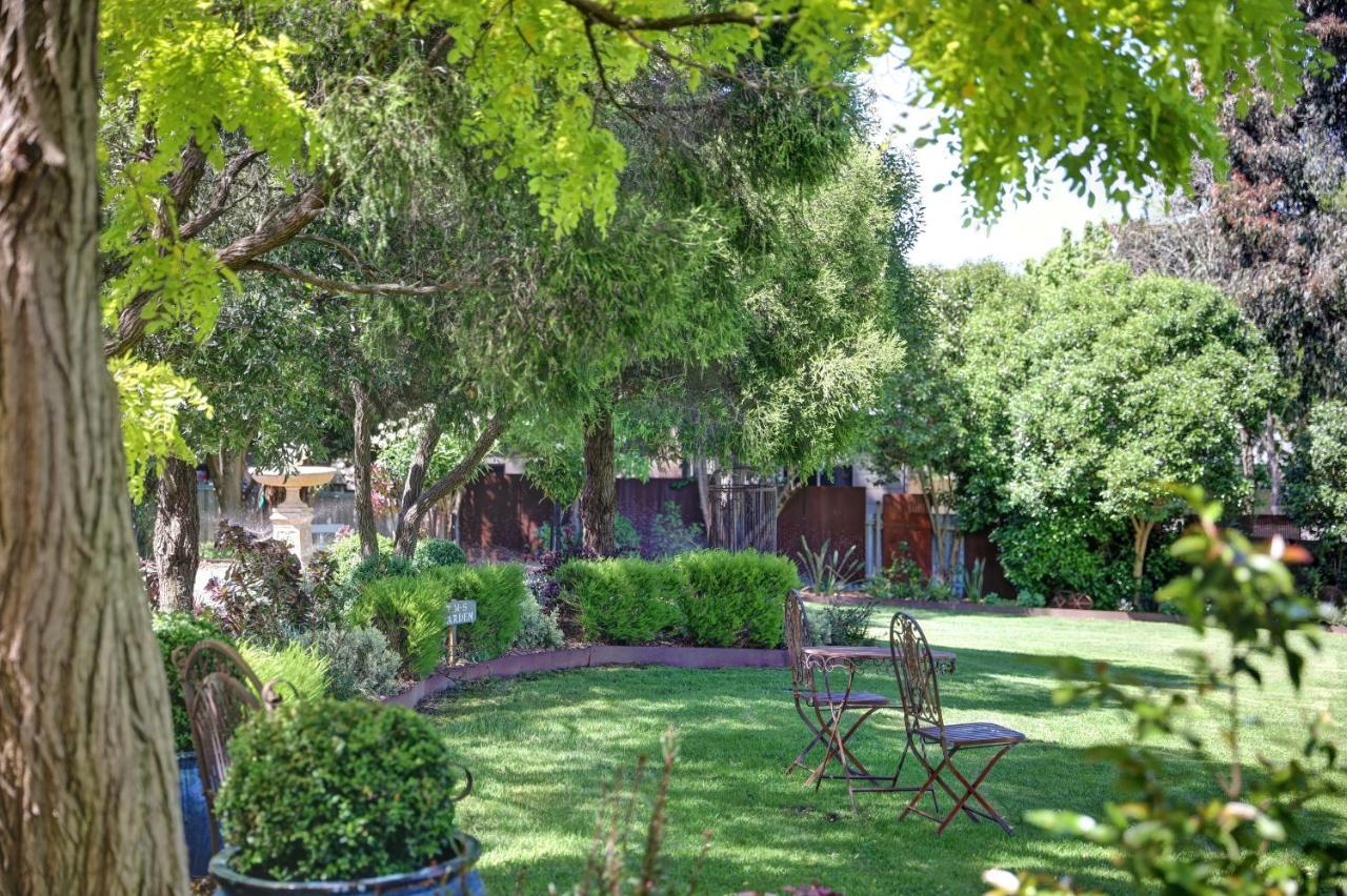 Yarra Gables Motel 4*